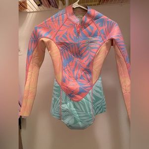 Billabong Spring Suit Size 2